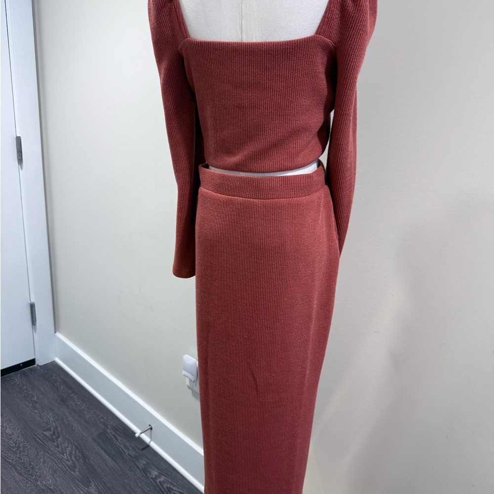 Chic Rust Skirt Set - Picture 3 of 4